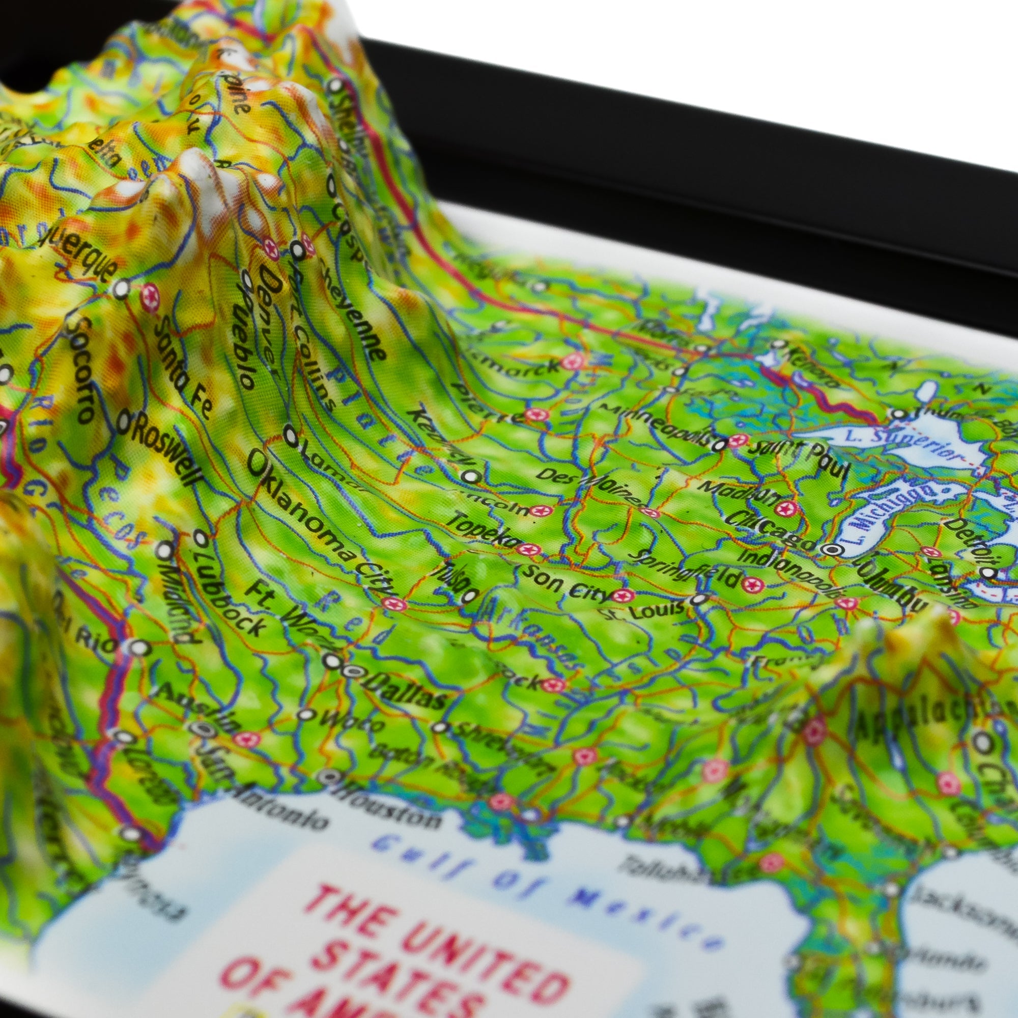 TestPlayNA 3D raised relief map of the USA showing mountain ranges, plains, and rivers